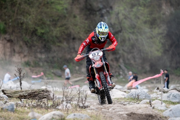 Santiago Frías se llevó la edición récord de La Carrera del Lago en Escaba